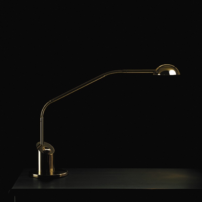 VS Manufaktur YON-T Tischleuchte