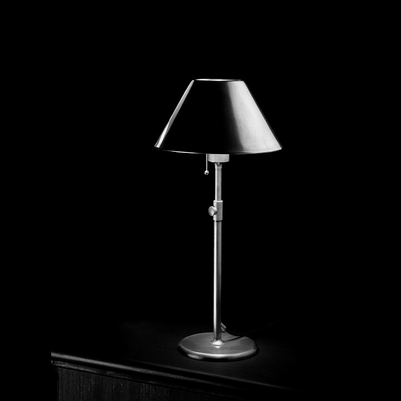 VS Manufaktur ELAS Tischleuchte