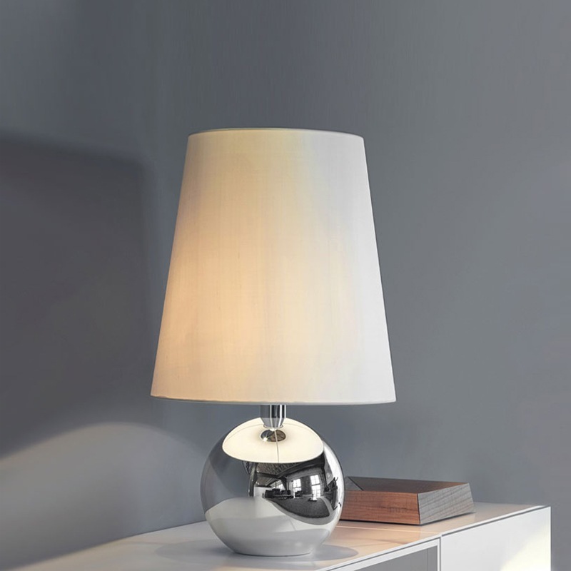 VS Manufaktur ORA Tischleuchte